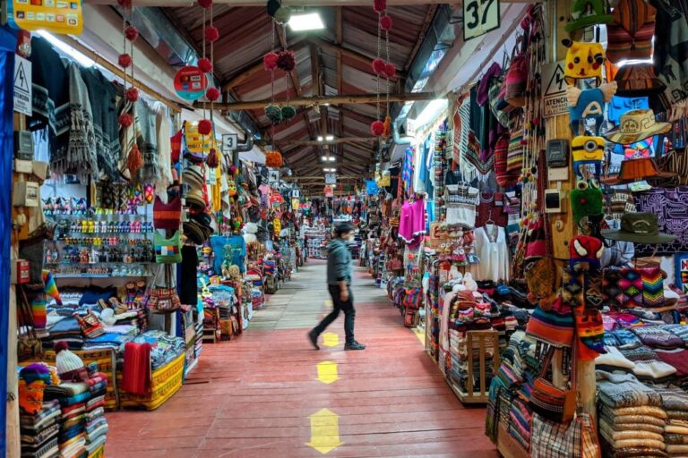 Cusco handicraft center 1024x683 1 768x512