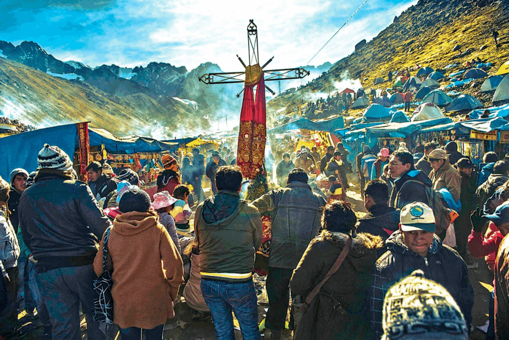 Peregrinos en la festividad del Señor de Qoyllur Riti, Cusco